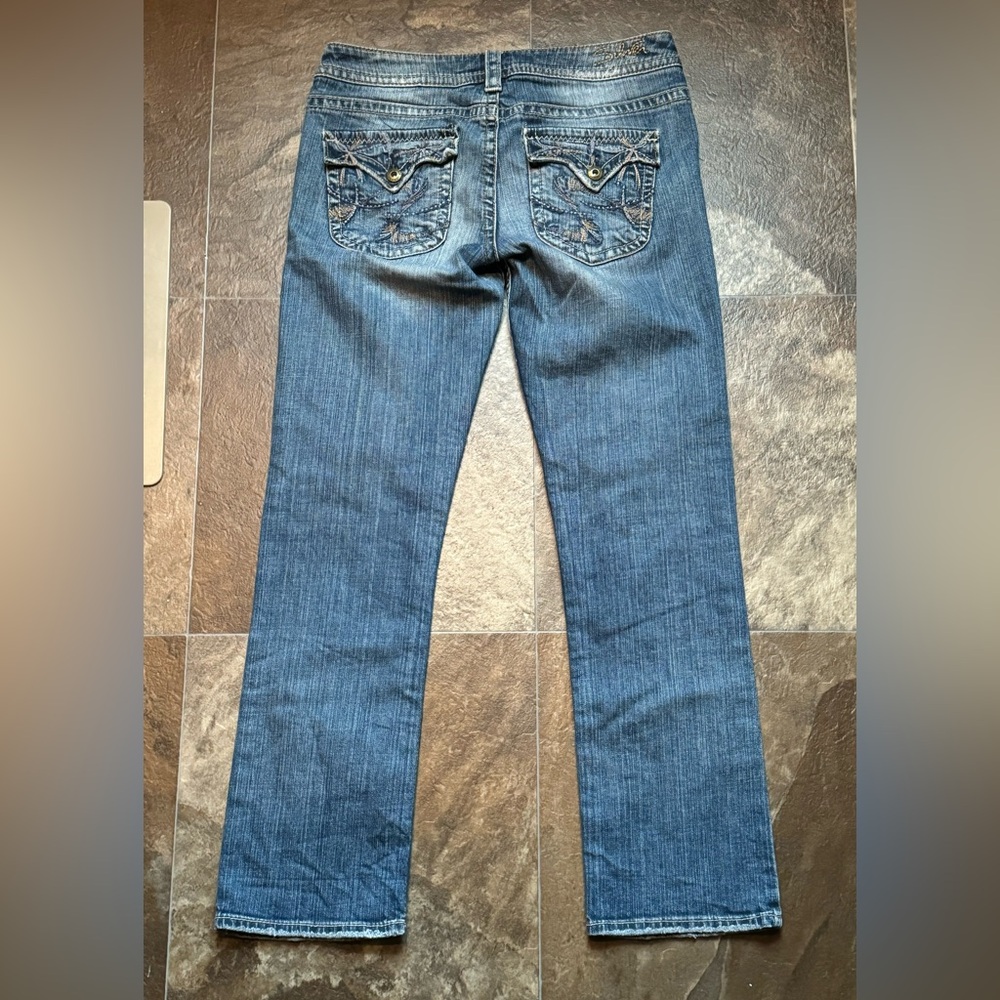 Women’s Silver Capri Jeans Size 27 Medium Wash Distressed - Picture 4 of 5